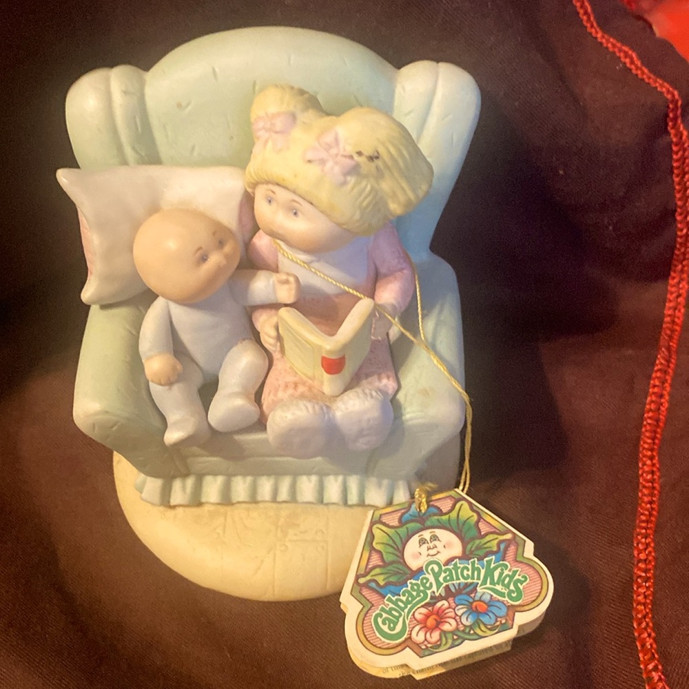 CABBAGE PATCH KIDS 1985 FINE PORCELAIN COLLECTION STORY TIME FIGURINE